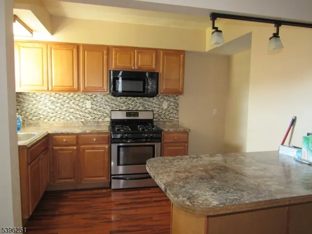 $1,800 | 382 Center Street, Phillipsburg, NJ 08865