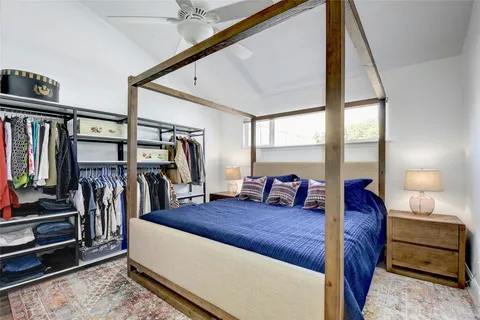 $2,250 | 1818 South Lakeshore Boulevard, Unit 30, Austin, TX 78741