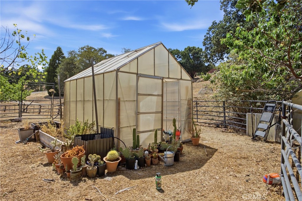 26001 Bear Valley Road Tehachapi, CA 93561 - Photo 56 of 58 Gallery Image 56