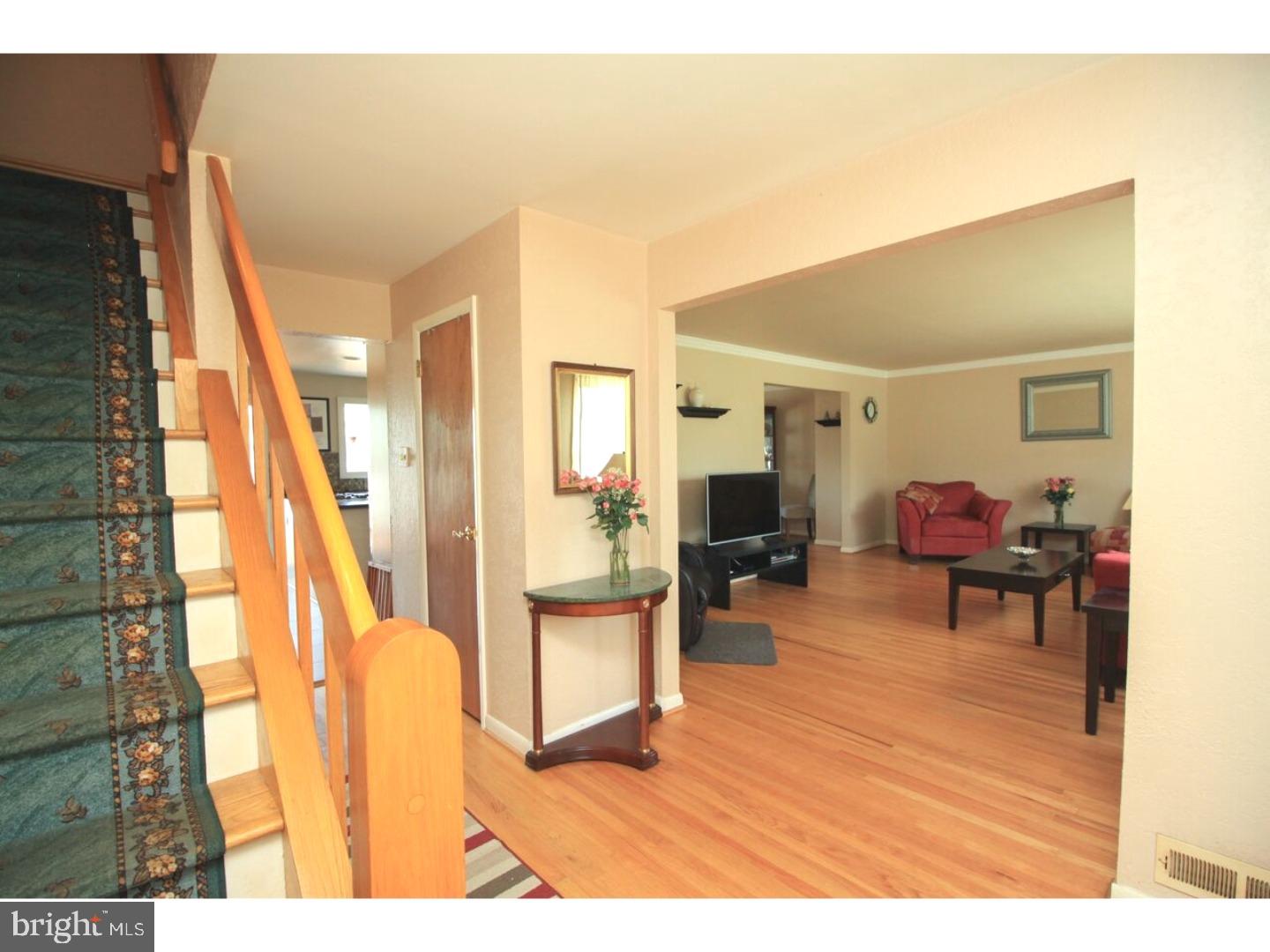 4 Millbridge Road Clementon, NJ 08021 - Photo 3 of 20 Foyer