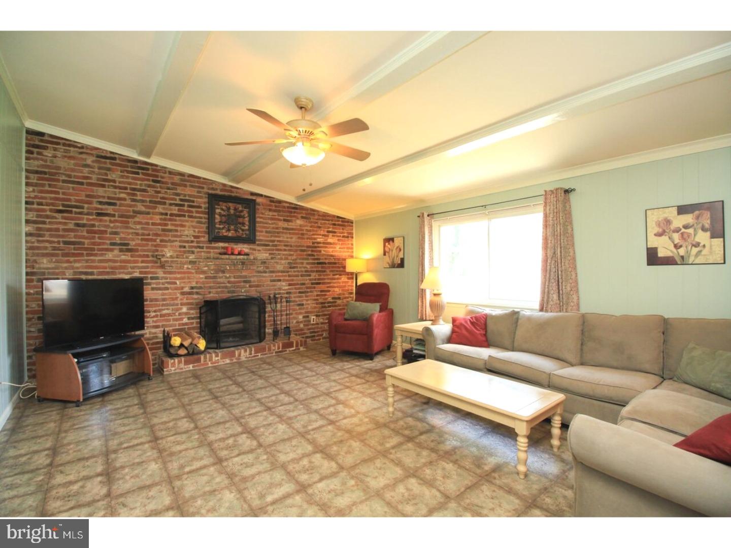 4 Millbridge Road Clementon, NJ 08021 - Photo 9 of 20 Family Room