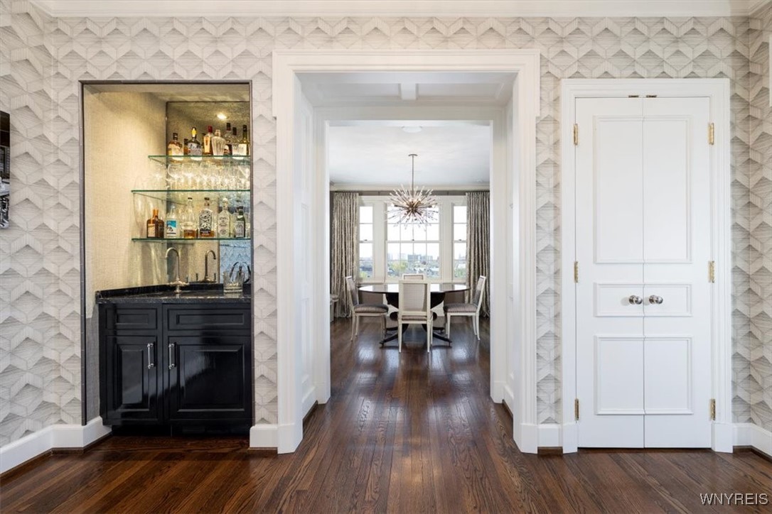 33 Gates Circle, Unit 10D Buffalo, NY 14222 - Photo 15 of 38