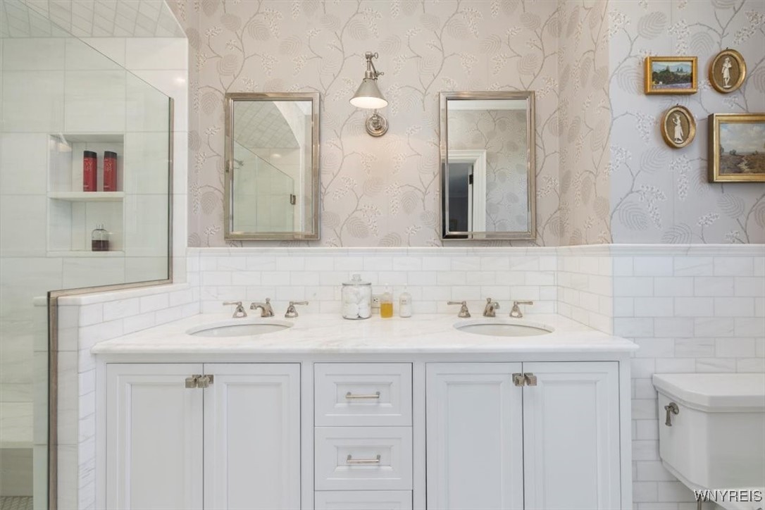 33 Gates Circle, Unit 10D Buffalo, NY 14222 - Photo 18 of 38