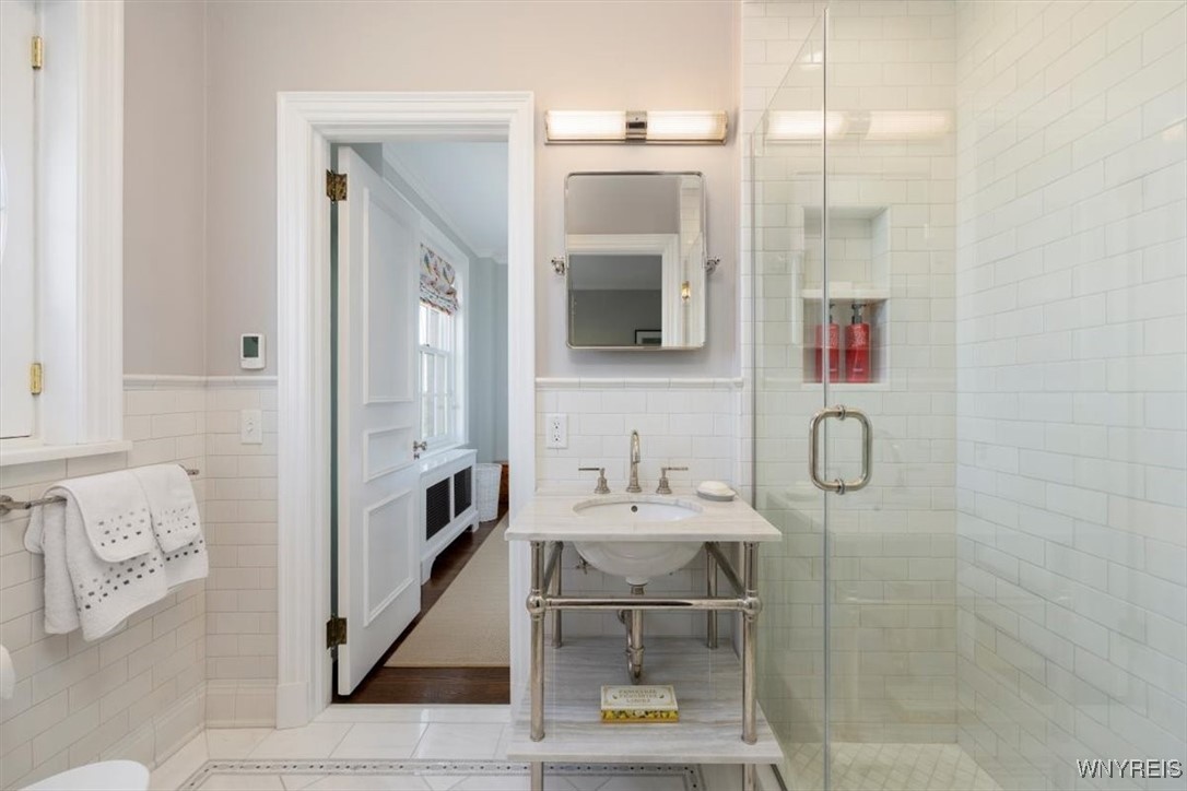 33 Gates Circle, Unit 10D Buffalo, NY 14222 - Photo 20 of 38