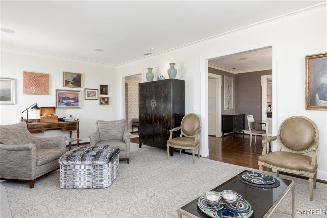 33 Gates Circle, Unit 10D Buffalo, NY 14222 - Photo 9 of 38