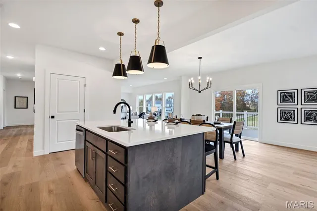 $794,990 | 101 Moorland Lane, Dardenne Prairie, MO 63368