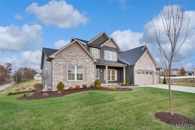$794,990 | 101 Moorland Lane, Dardenne Prairie, MO 63368