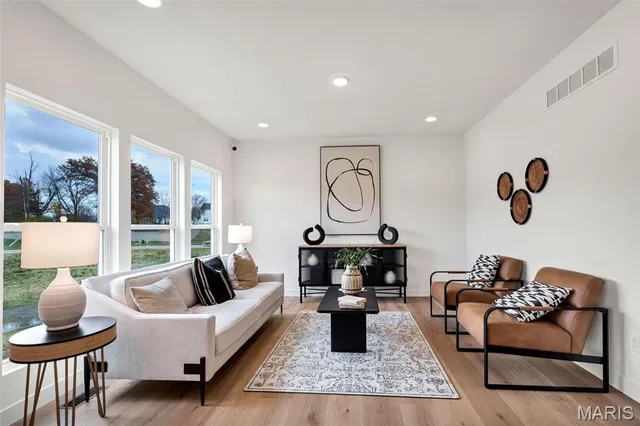 $794,990 | 101 Moorland Lane, Dardenne Prairie, MO 63368