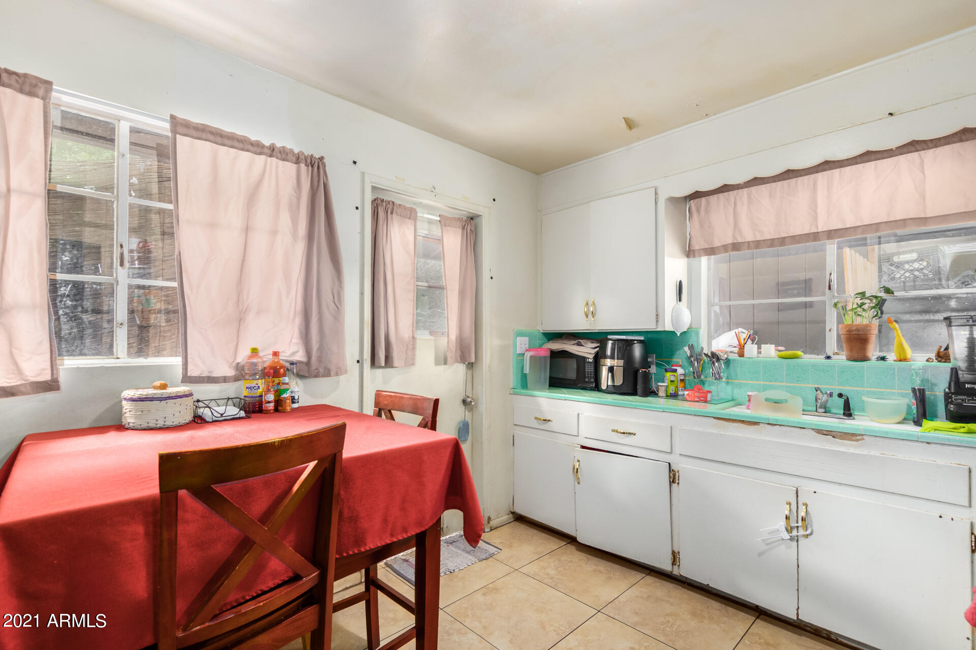 512 North Drew Street West Mesa, AZ 85201 - Photo 31 of 43 514 kitchen