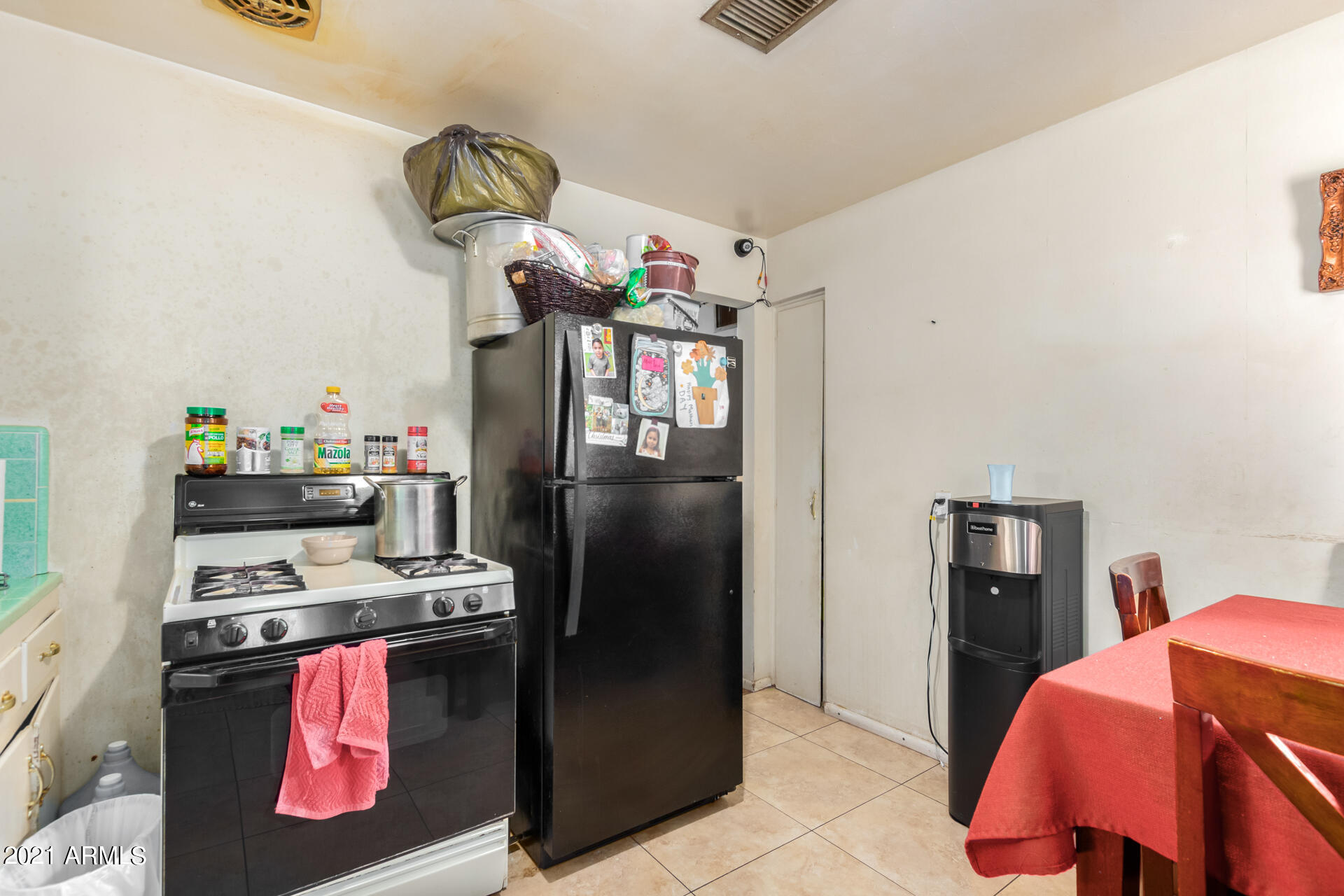512 North Drew Street West Mesa, AZ 85201 - Photo 35 of 43 514 kitchen