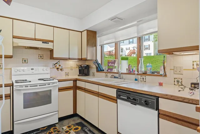 $249,900 | 107 Kimball Avenue, Elroy, WI 53929