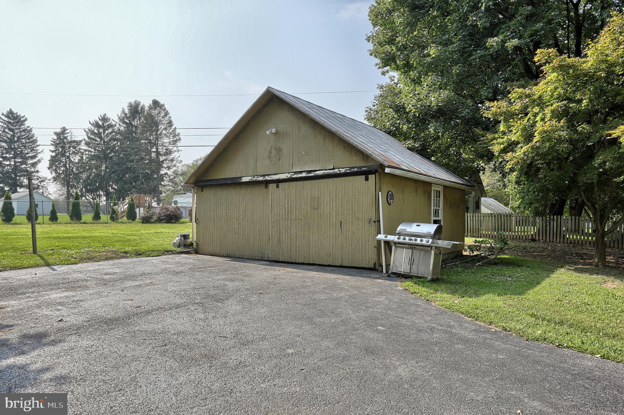 521 Laudermilch Road Hershey, PA 17033 - Photo 27 of 33 Gallery Image 27
