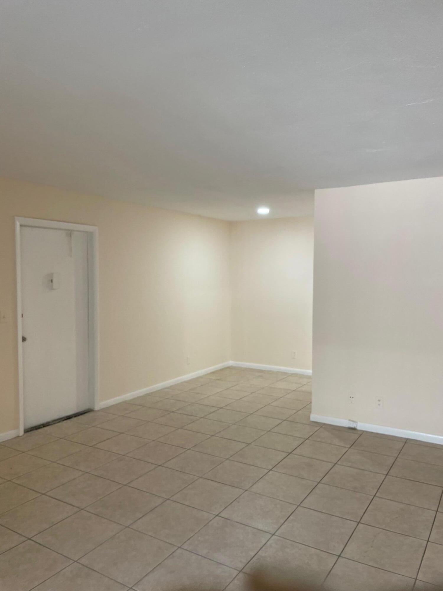 618 Northwest 13th Street, Unit 14 Boca Raton, FL 33486 - Photo 10 of 11 dinning area