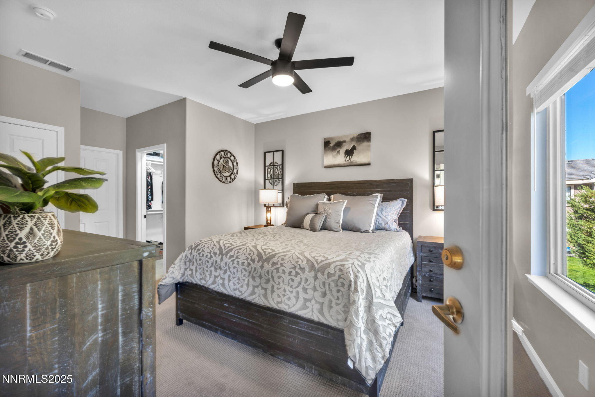 41-web-or-mls-900-s-meadows-pkwy-2623
