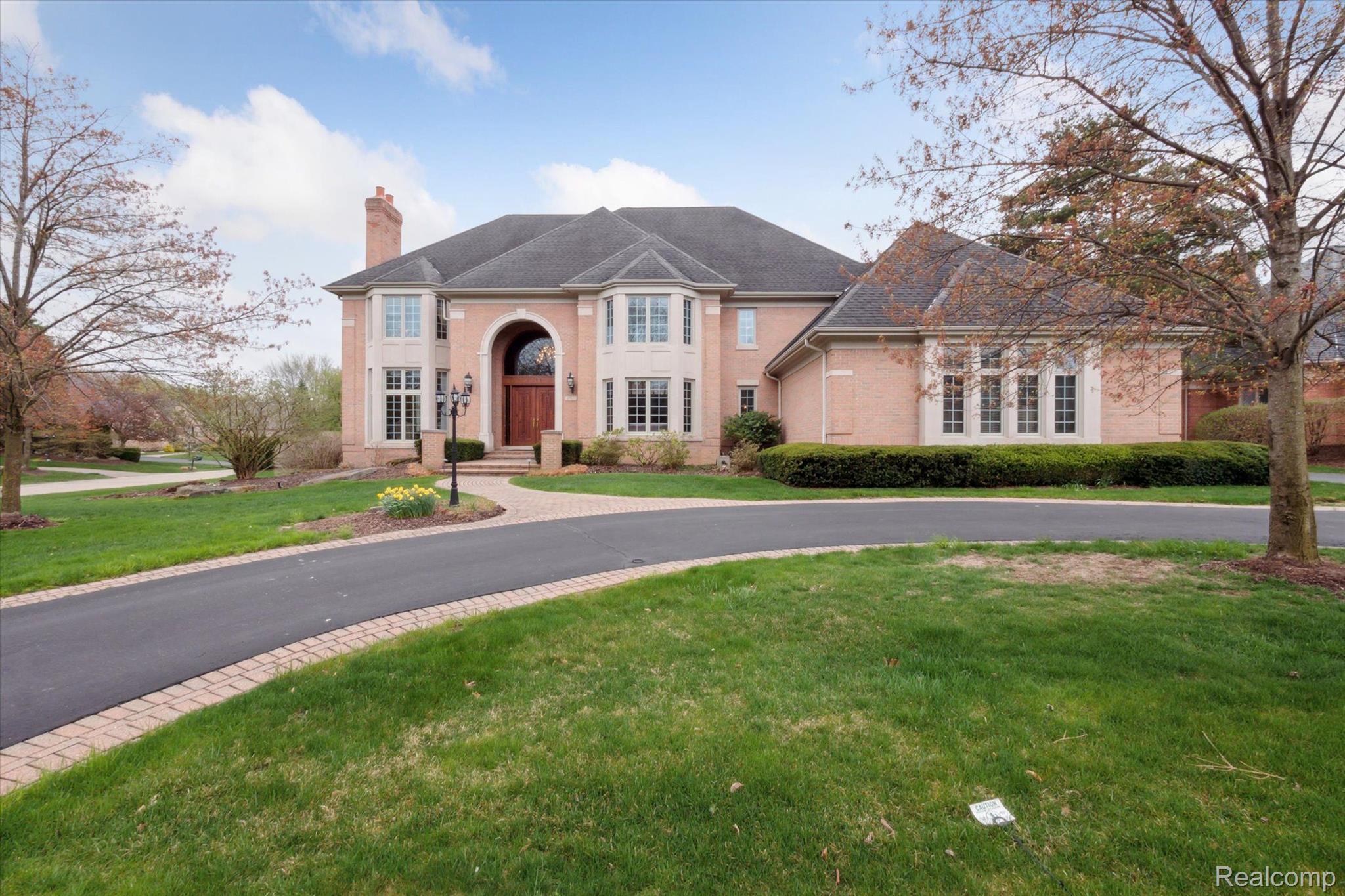2511 Golf Crest Drive Rochester, MI 48309 - Photo 3 of 98 Gallery Image 3