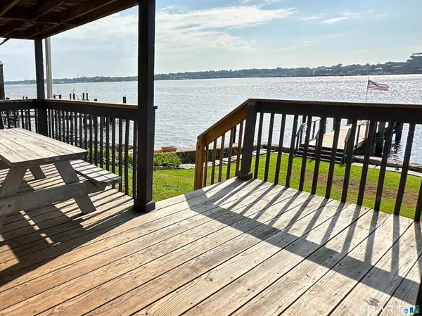 $1,800 | 251 Thames Street, Groton, CT 06340