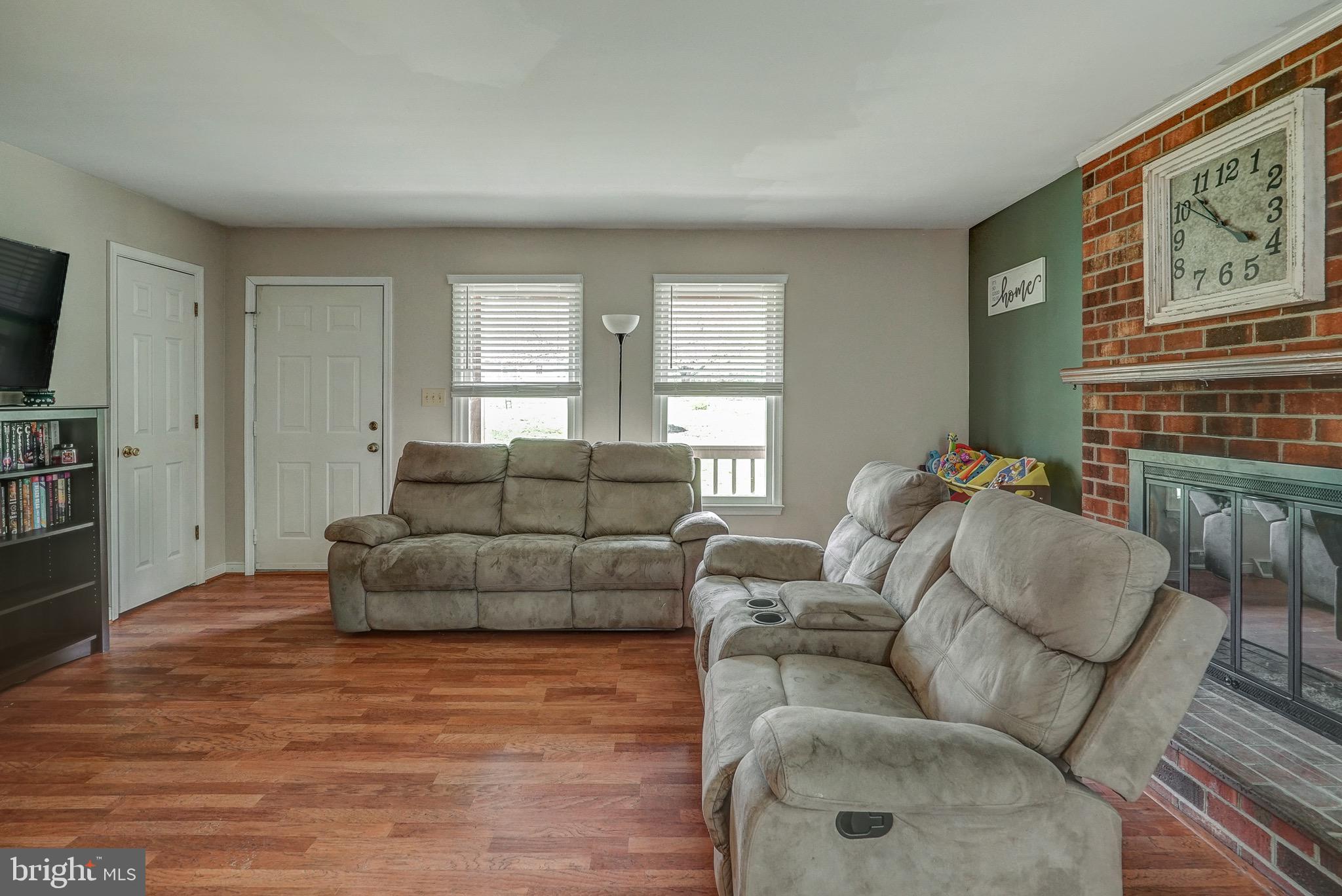 144 Buckner Road Bumpass, VA 23024 - Photo 11 of 46 Living Room