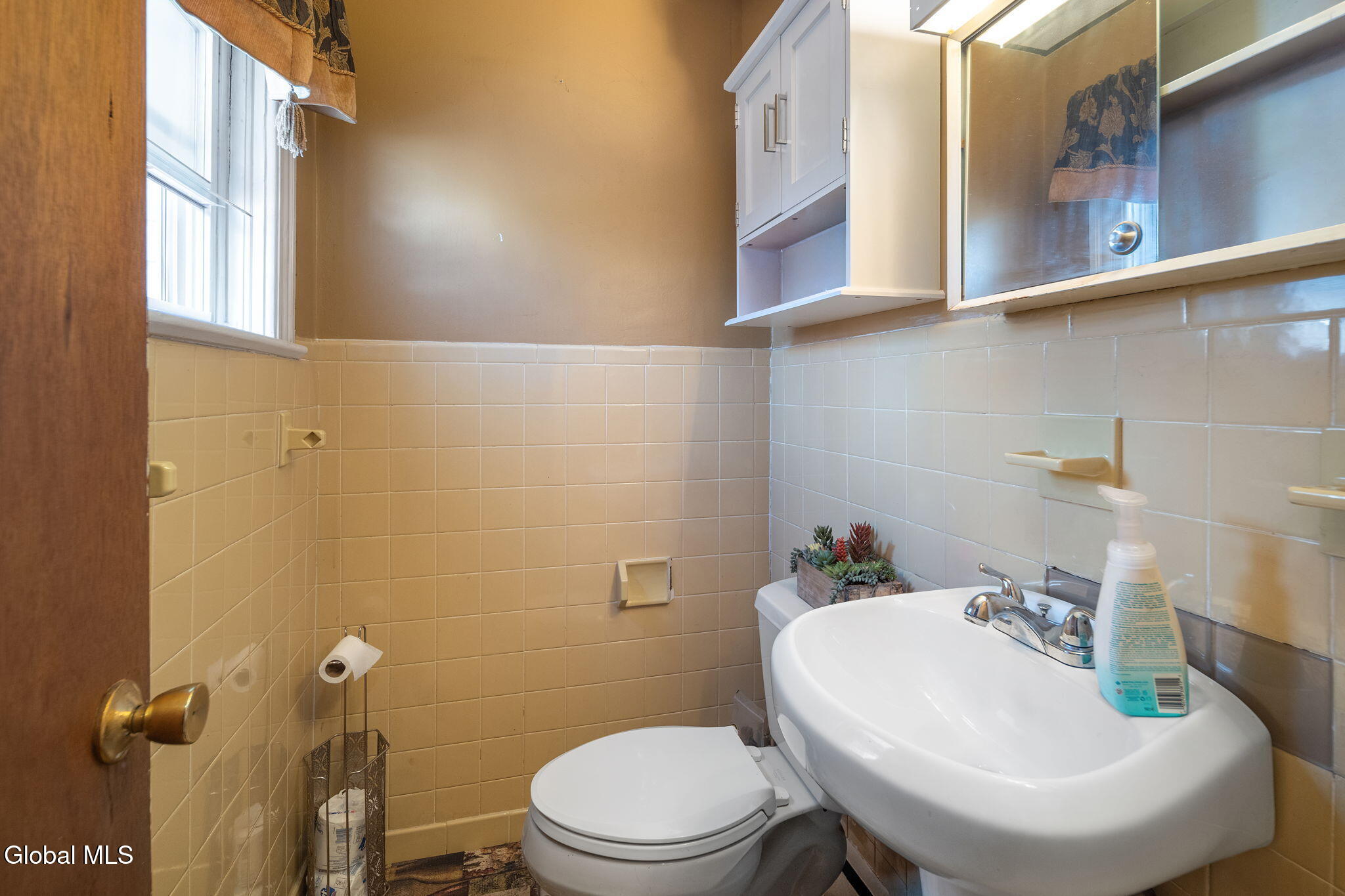 1029 Forest Road Schenectady, NY 12303 - Photo 15 of 41 15-1029ForestRd_15
