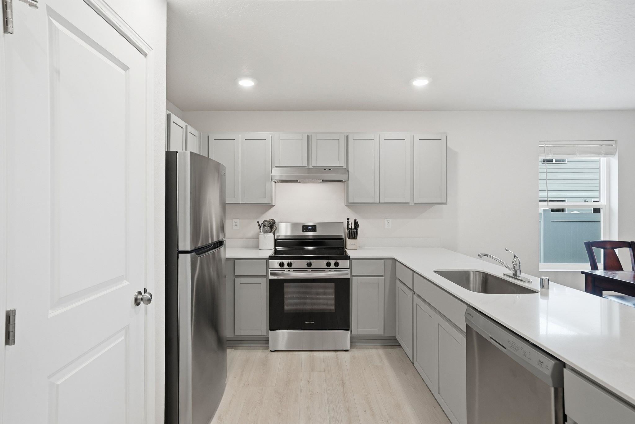 4527 West Connaught Avenue Spokane, WA 99208 - Photo 12 of 28