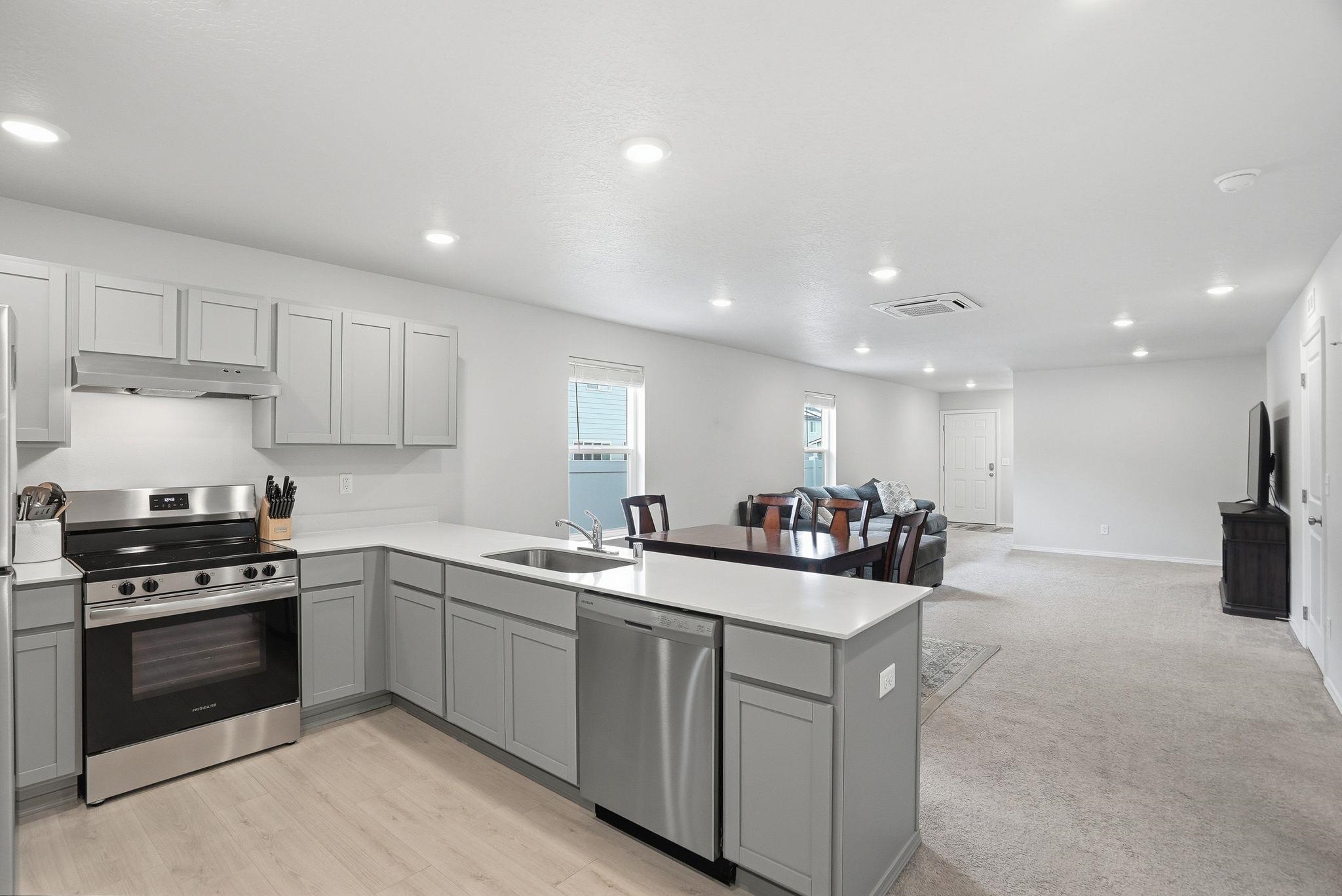 4527 West Connaught Avenue Spokane, WA 99208 - Photo 13 of 28