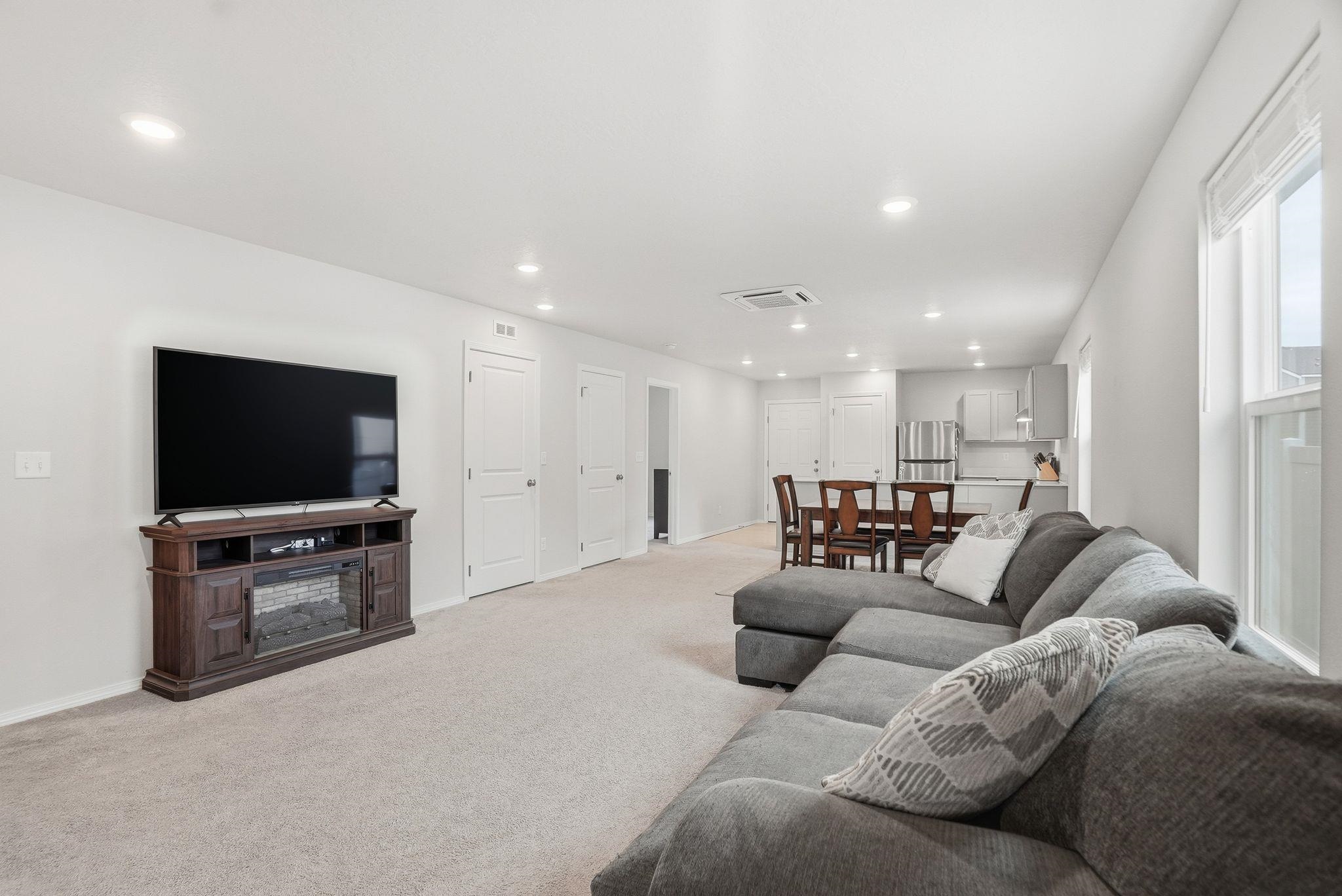 4527 West Connaught Avenue Spokane, WA 99208 - Photo 5 of 28