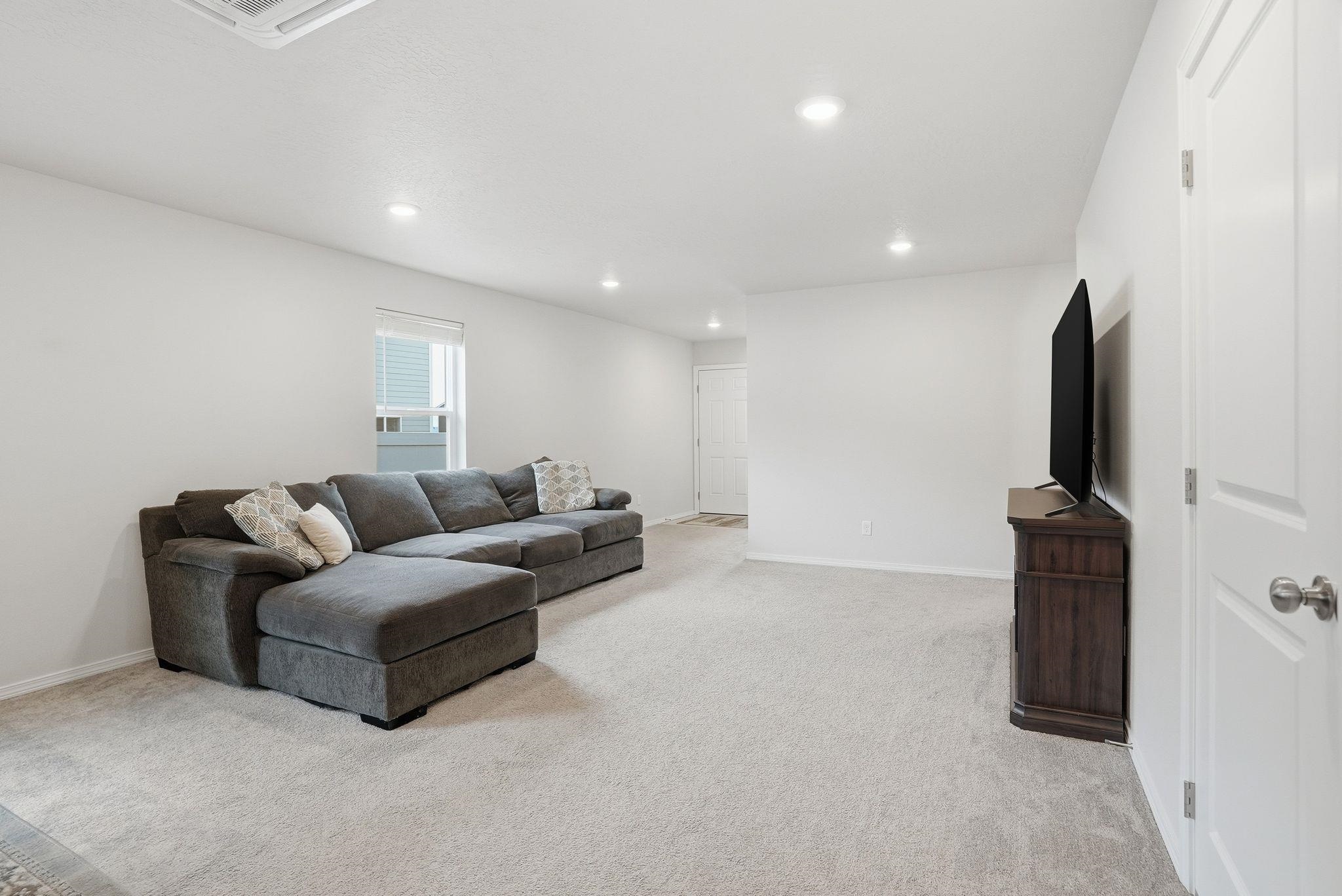 4527 West Connaught Avenue Spokane, WA 99208 - Photo 7 of 28