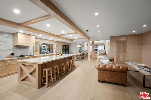 $1,825,000 | 5320 Orrville Avenue, Woodland Hills, CA 91367