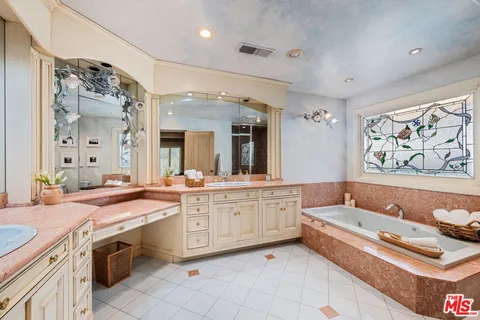 $1,825,000 | 5320 Orrville Avenue, Woodland Hills, CA 91367