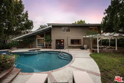 $1,825,000 | 5320 Orrville Avenue, Woodland Hills, CA 91367