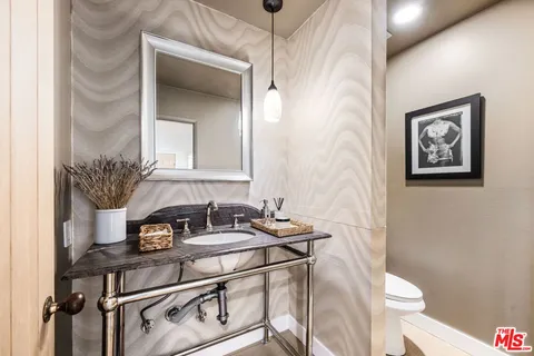 $1,825,000 | 5320 Orrville Avenue, Woodland Hills, CA 91367