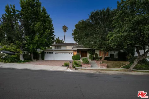 $1,825,000 | 5320 Orrville Avenue, Woodland Hills, CA 91367