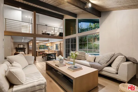 $1,825,000 | 5320 Orrville Avenue, Woodland Hills, CA 91367