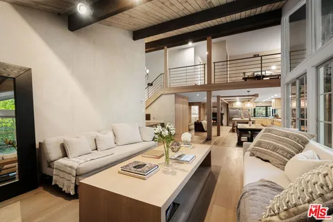 $1,825,000 | 5320 Orrville Avenue, Woodland Hills, CA 91367