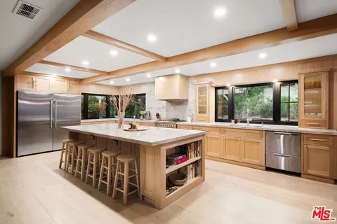 $1,825,000 | 5320 Orrville Avenue, Woodland Hills, CA 91367