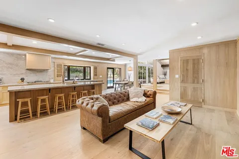 $1,825,000 | 5320 Orrville Avenue, Woodland Hills, CA 91367