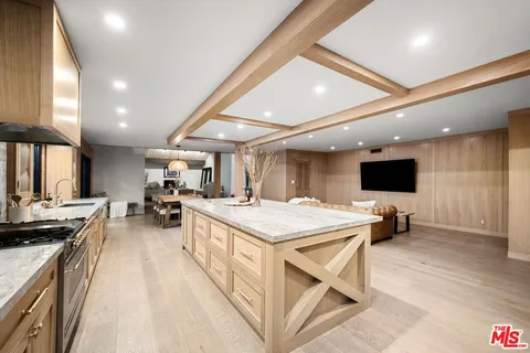 $1,825,000 | 5320 Orrville Avenue, Woodland Hills, CA 91367