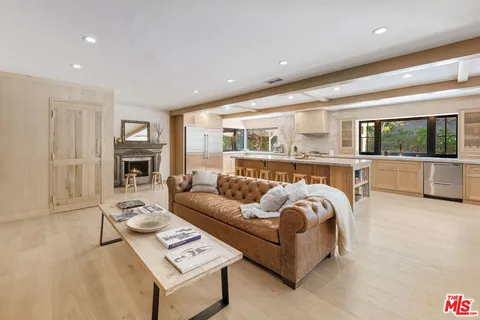 $1,825,000 | 5320 Orrville Avenue, Woodland Hills, CA 91367