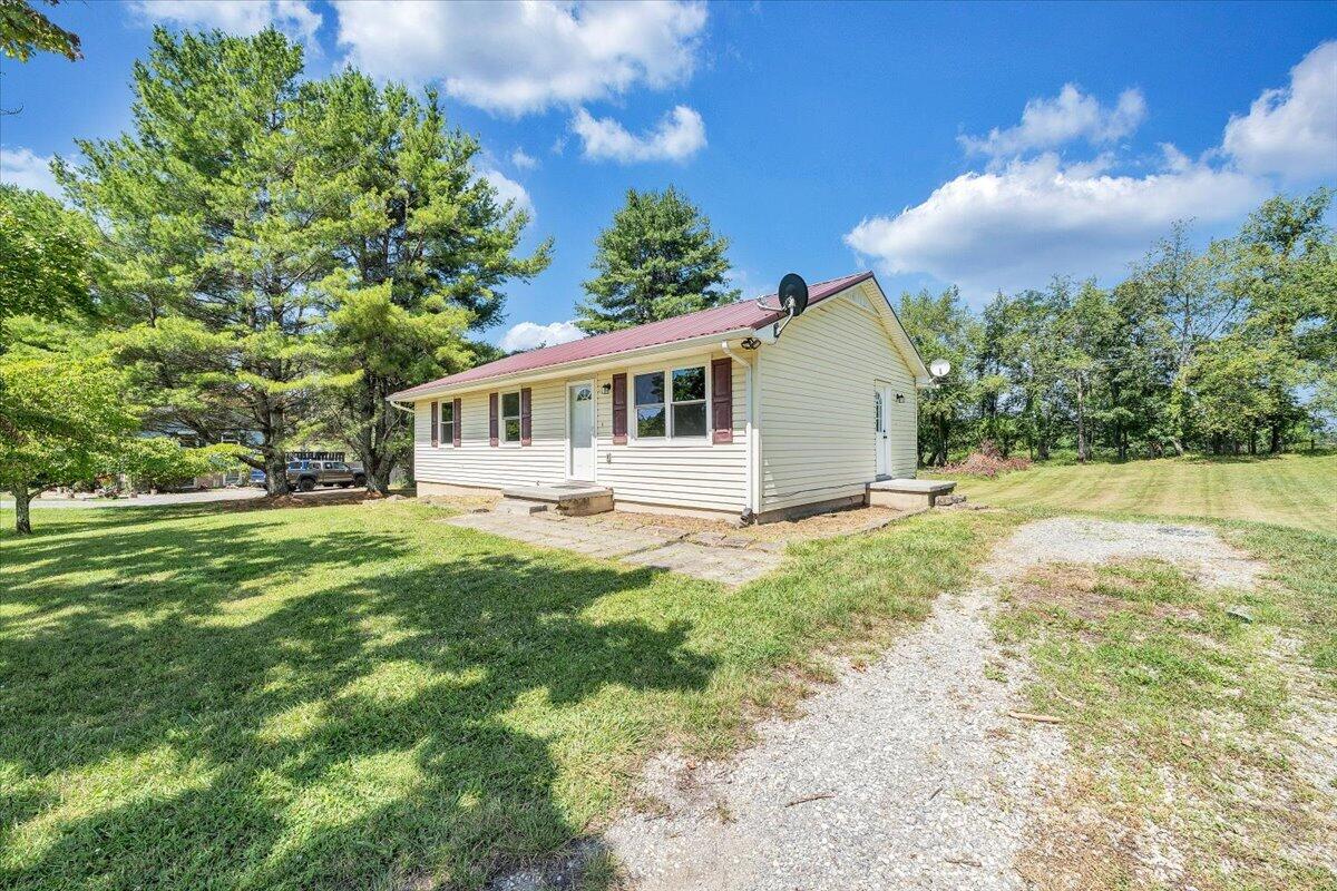 777 Switchback Road Christiansburg, VA 24073 - Photo 23 of 27 31-MIB08712