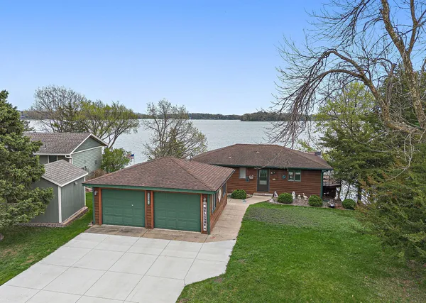 $559,000 | 24301 West Cedar Lake Drive, New Prague, MN 56071