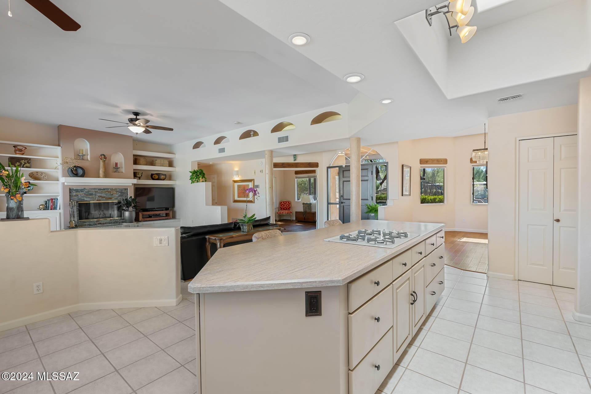11824 East Wagon Trail Road Tucson, AZ 85749 - Photo 13 of 49