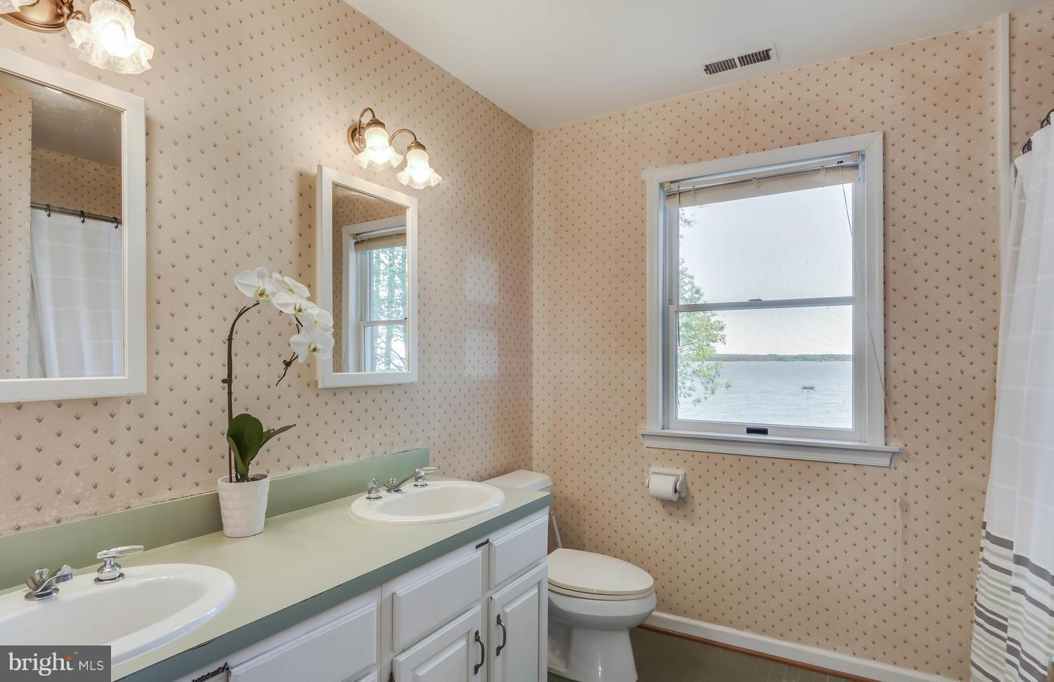 1615 Chancellor Point Road Trappe, MD 21673 - Photo 30 of 32 Bath 2nd fl