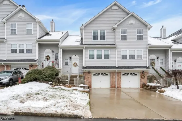 $438,000 | 189 Kemper Court, Hackettstown, NJ 07840