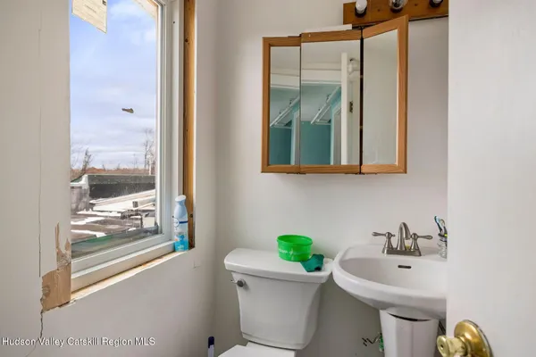 $990,000 | 423 Broadway, Ulster Park, NY 12487