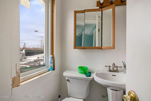 $990,000 | 423 Broadway, Ulster Park, NY 12487