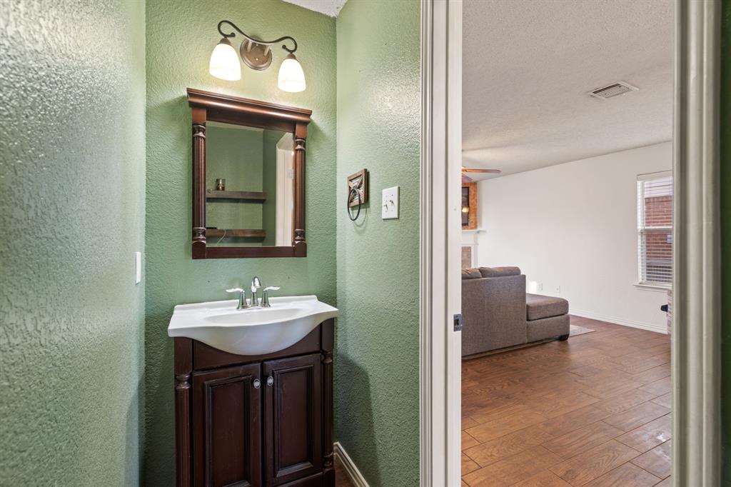 118 Washington Way Venus, TX 76084 - Photo 8 of 31