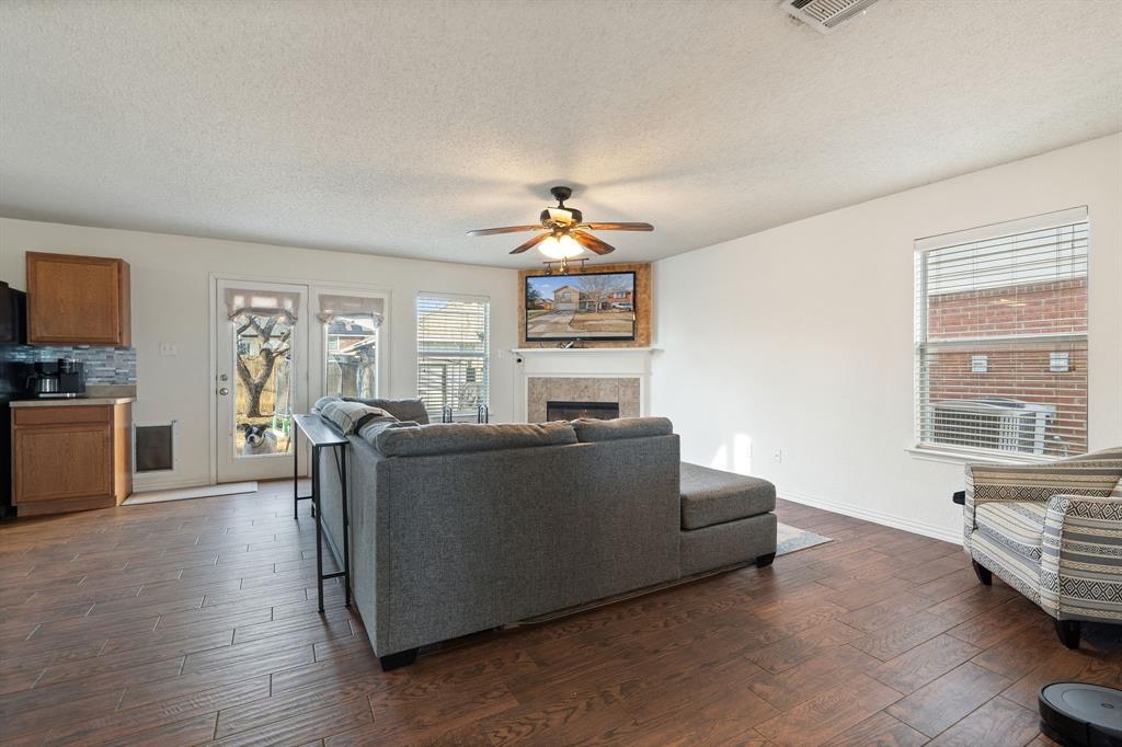 118 Washington Way Venus, TX 76084 - Photo 9 of 31