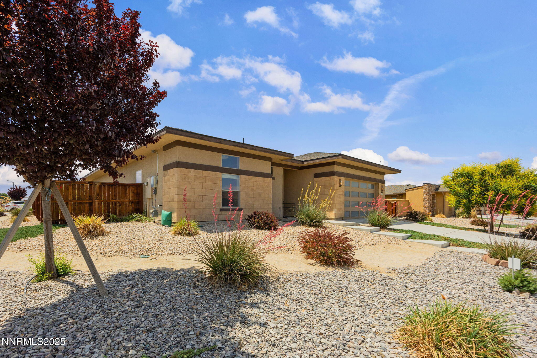 36-web-or-mls-698 Raptor Way-37