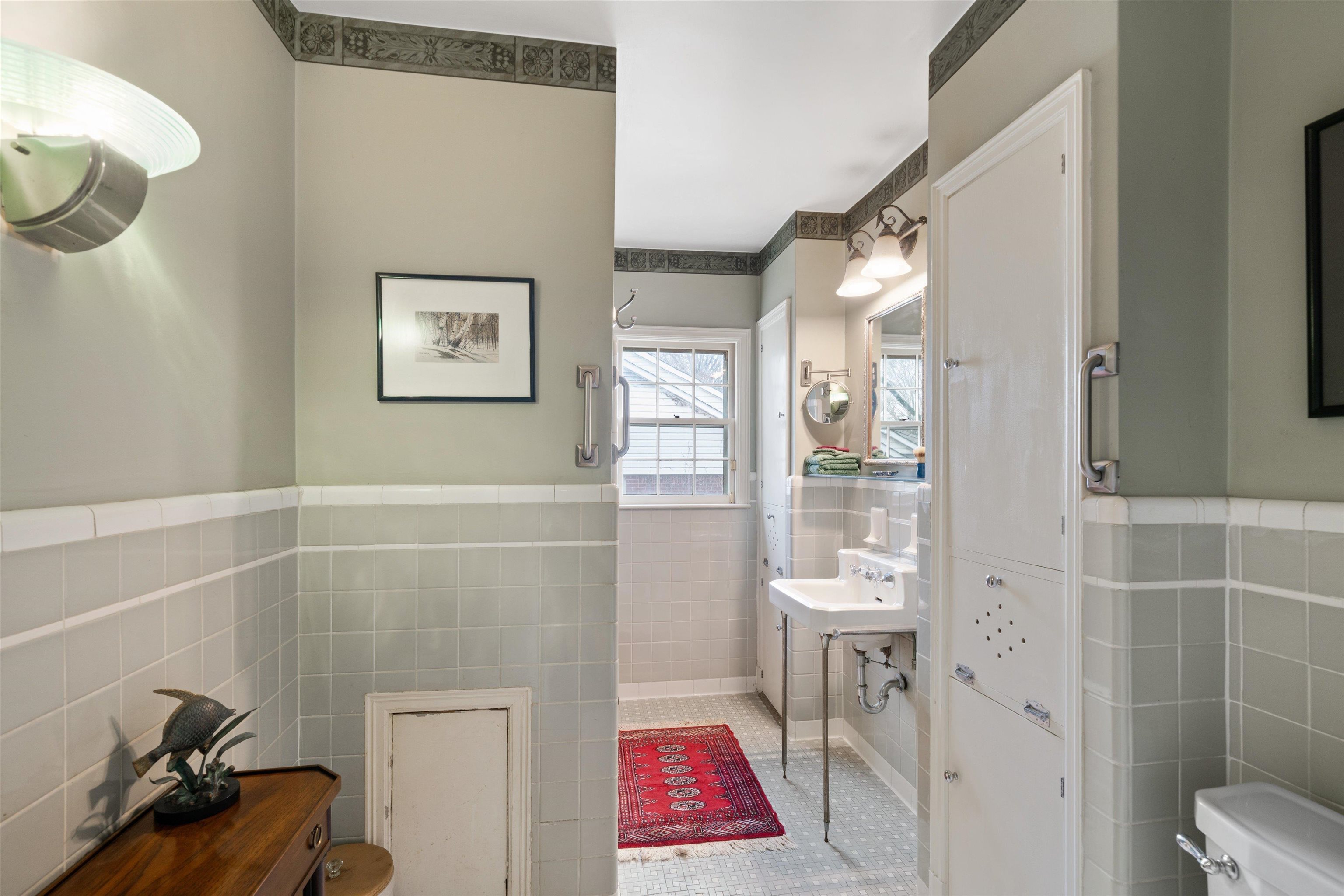 3425 Walnut Grove Road Memphis, TN 38111 - Photo 15 of 25 a bathroom with a shower