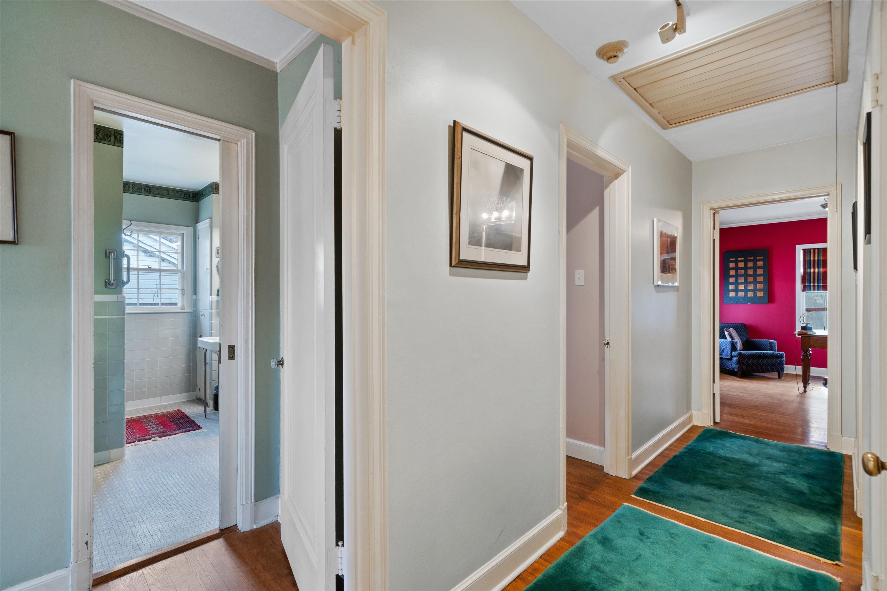 3425 Walnut Grove Road Memphis, TN 38111 - Photo 17 of 25 a view of a hallway with interior of the house