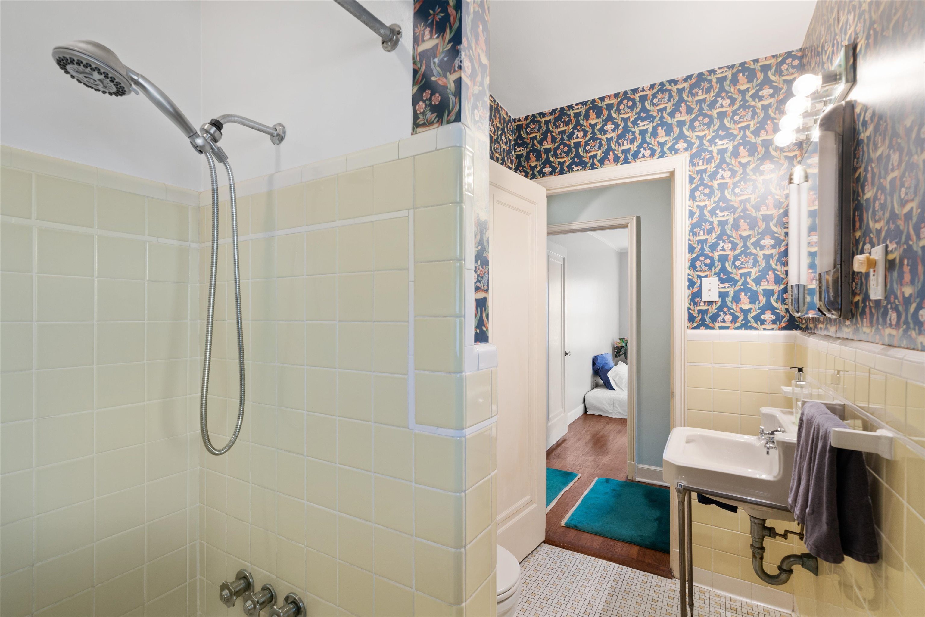 3425 Walnut Grove Road Memphis, TN 38111 - Photo 21 of 25 a bathroom with a shower